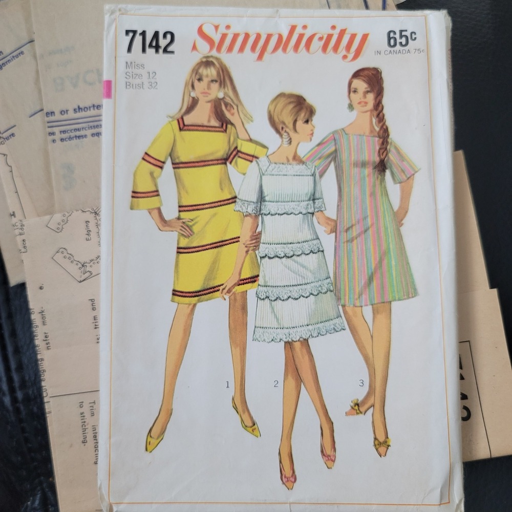 Vintage Simplicity 7142 Sewing Pattern 1960s A-Line Dress Mod Size 12 Bust 32